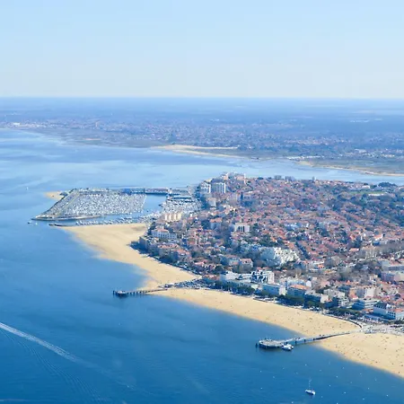 펜션 Pretty Wooden House With Terrace - Bassin D'arcachon 아레즈