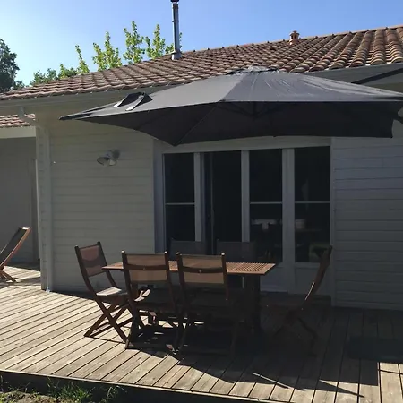 Pretty Wooden House With Terrace - Bassin D'arcachon Feriehus Ares