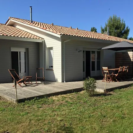 Feriehus Pretty Wooden House With Terrace - Bassin D'arcachon *